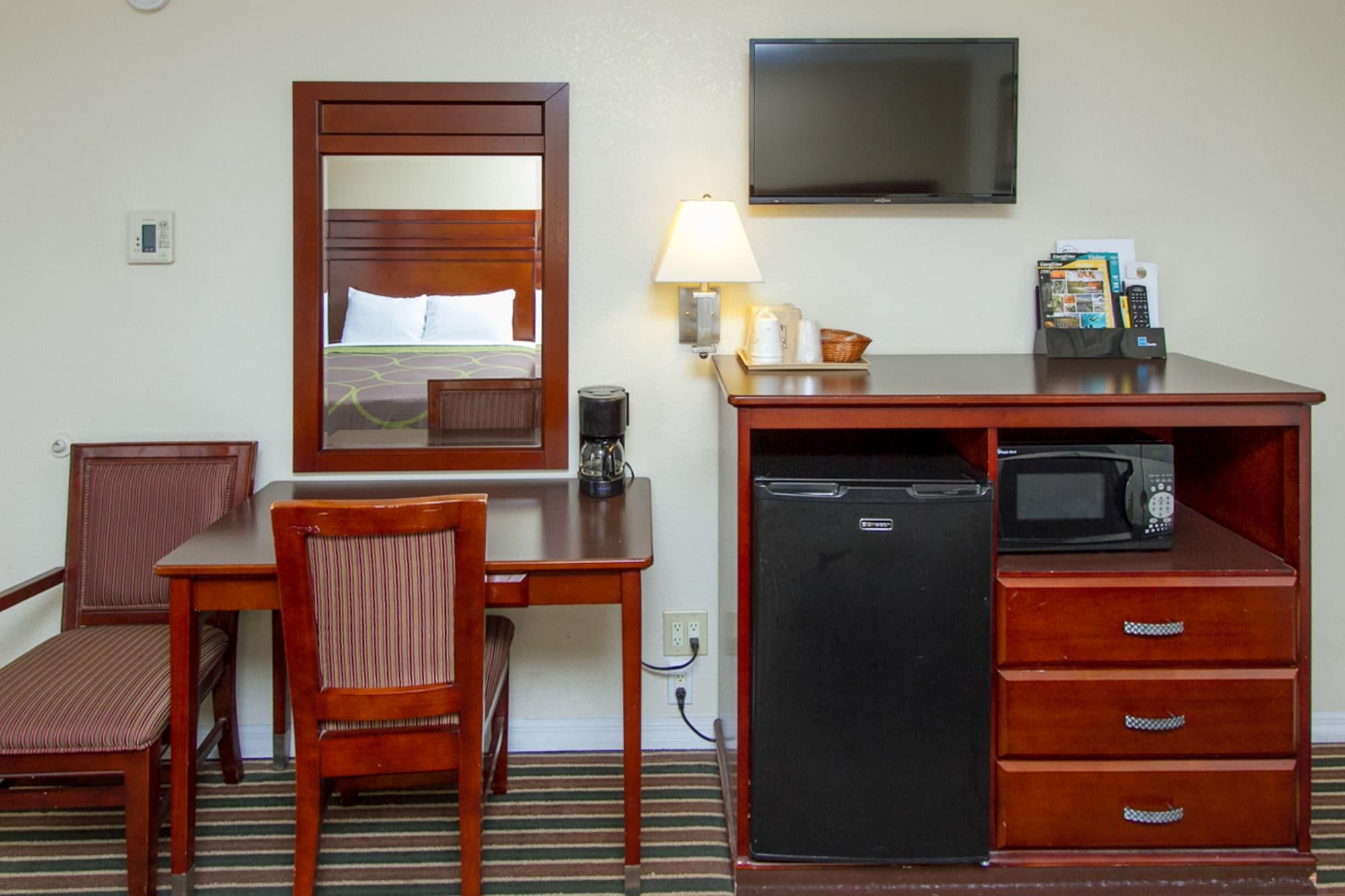 Surestay By Best Western Fresno Central Exterior photo