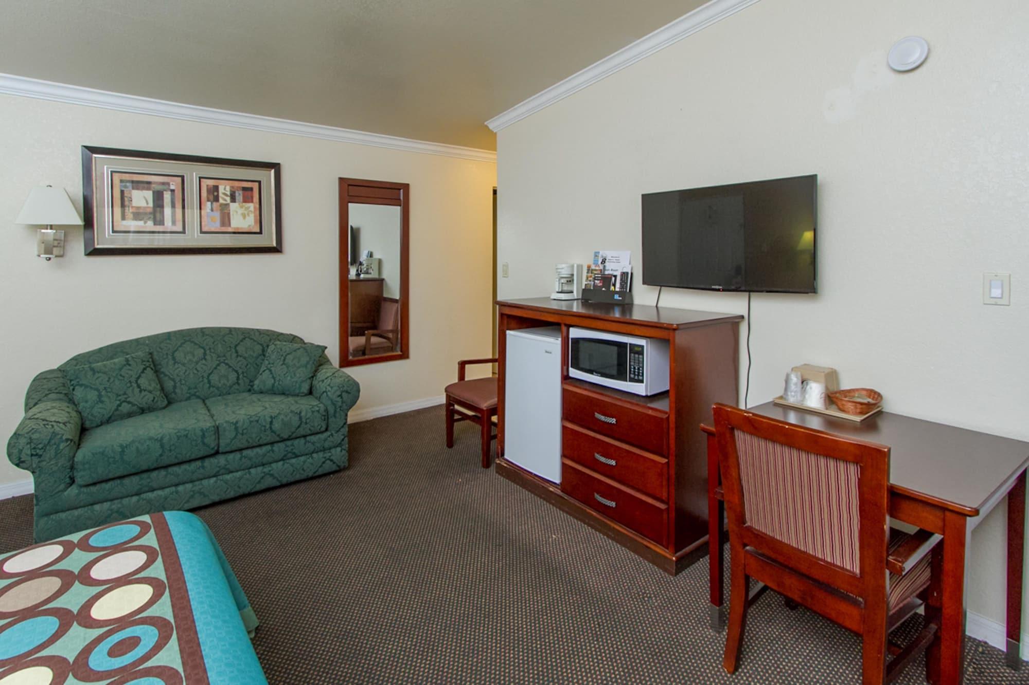Surestay By Best Western Fresno Central Exterior photo