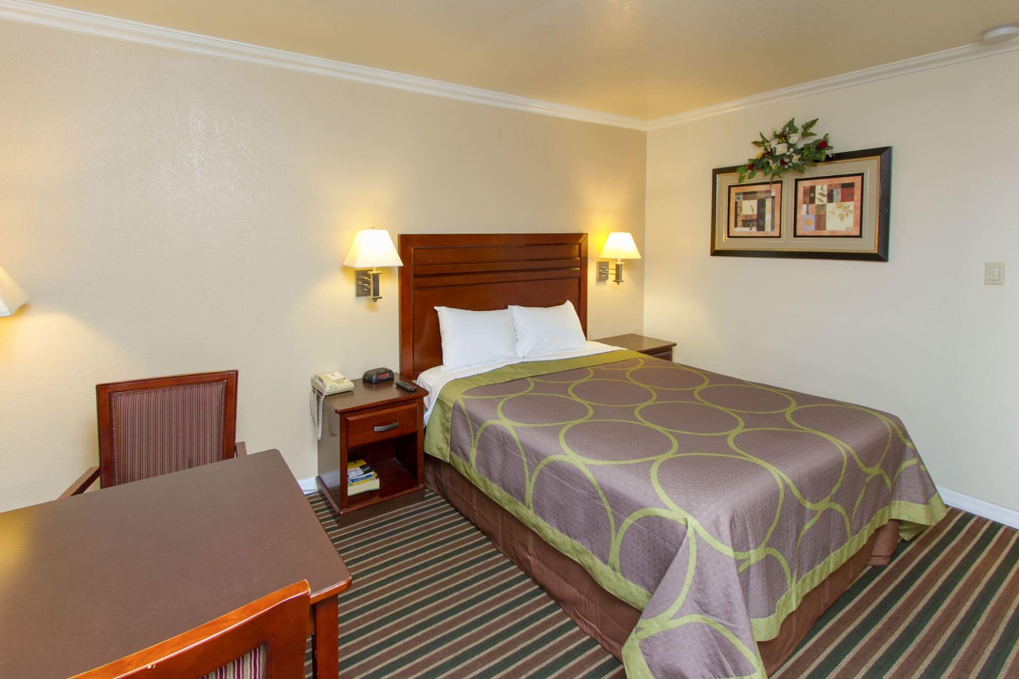 Surestay By Best Western Fresno Central Exterior photo