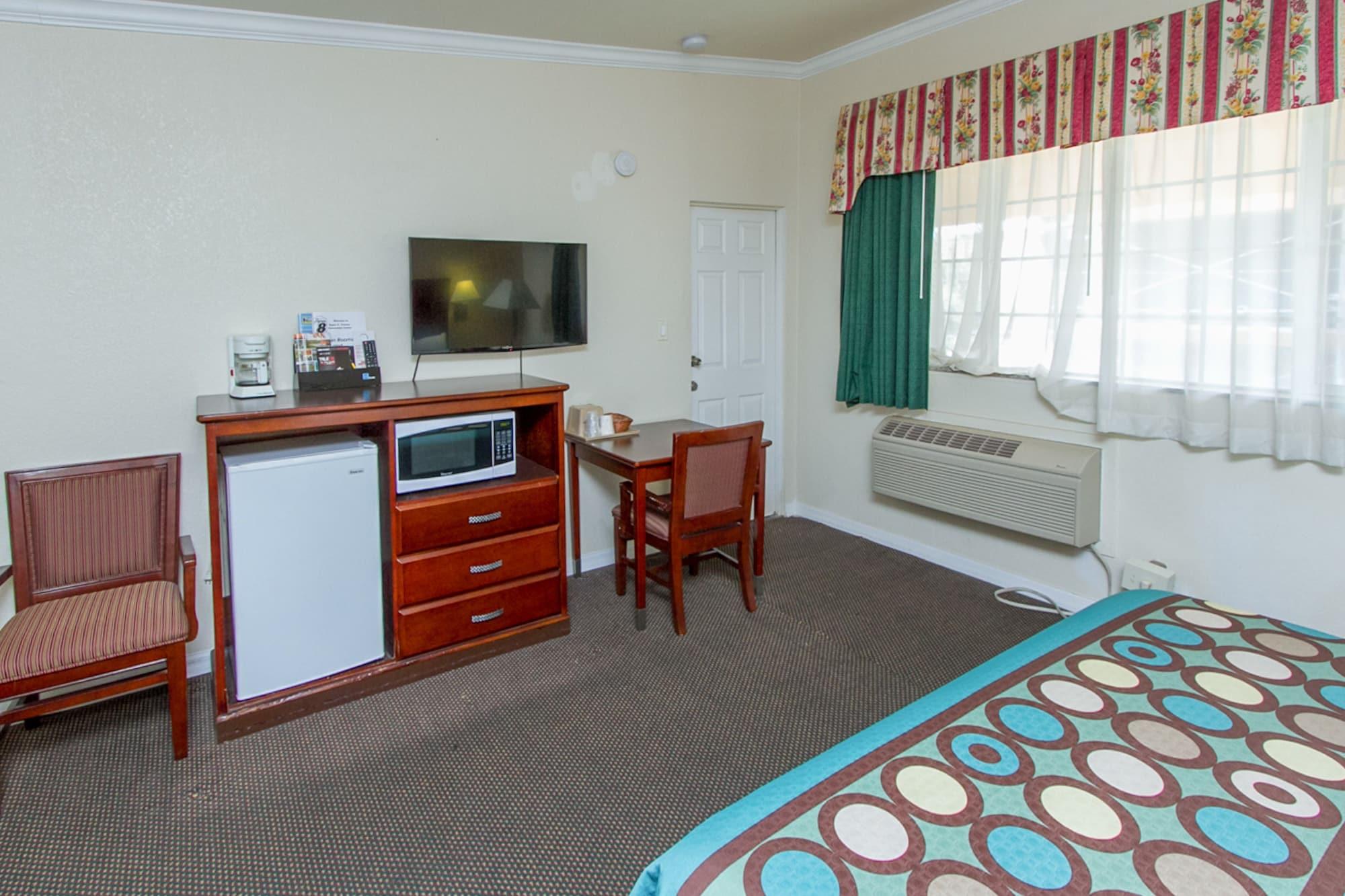 Surestay By Best Western Fresno Central Exterior photo