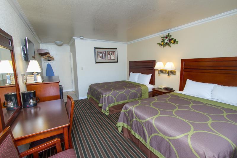 Surestay By Best Western Fresno Central Exterior photo