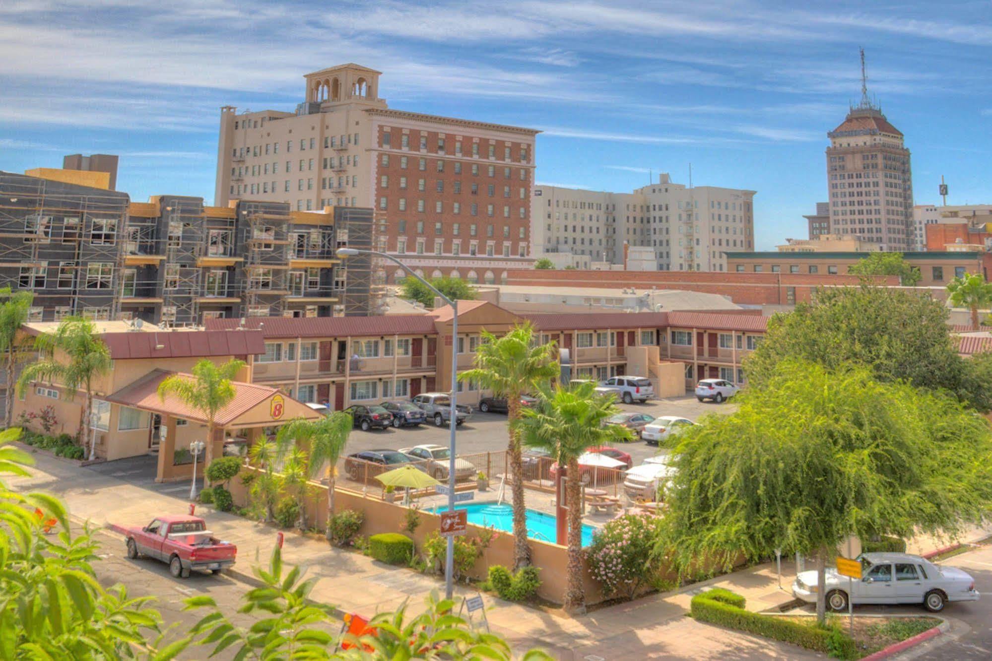 Surestay By Best Western Fresno Central Exterior photo