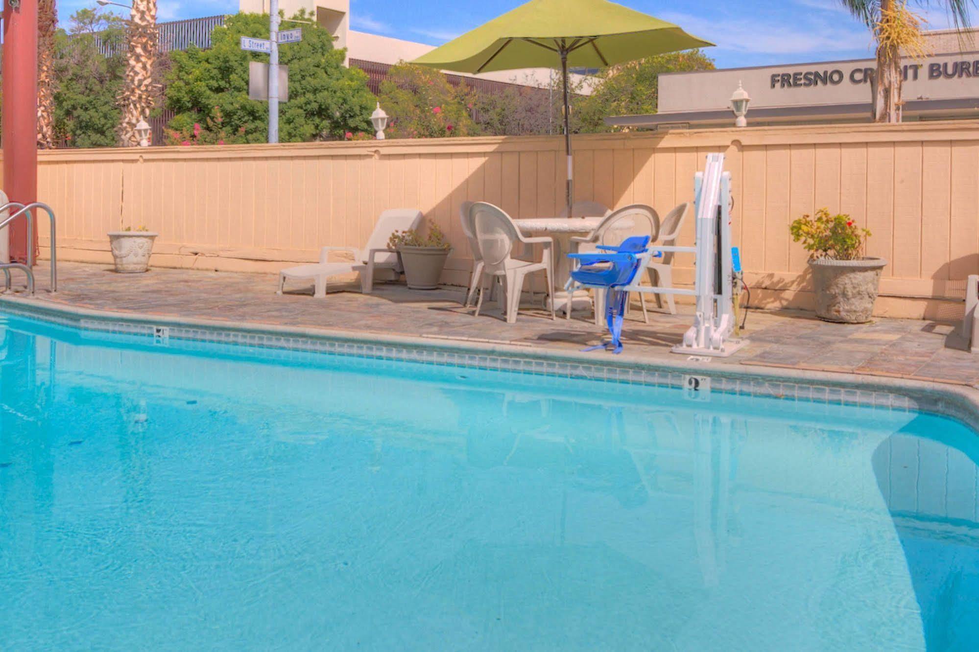 Surestay By Best Western Fresno Central Exterior photo