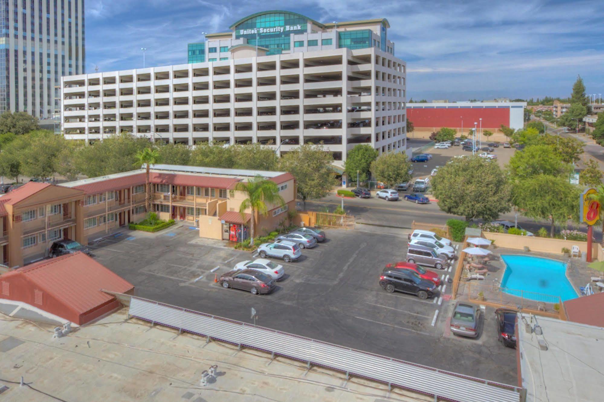 Surestay By Best Western Fresno Central Exterior photo